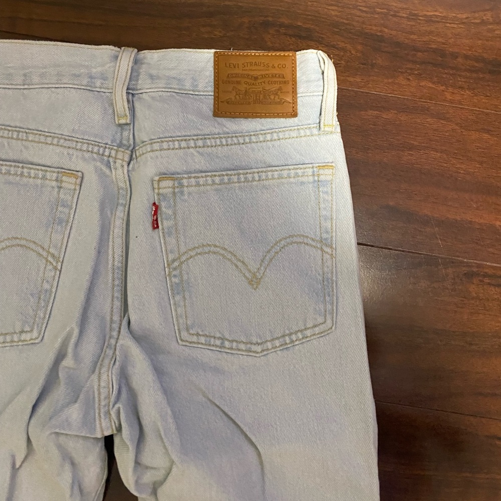 Levis wedgie. Light blue wash. Size 24